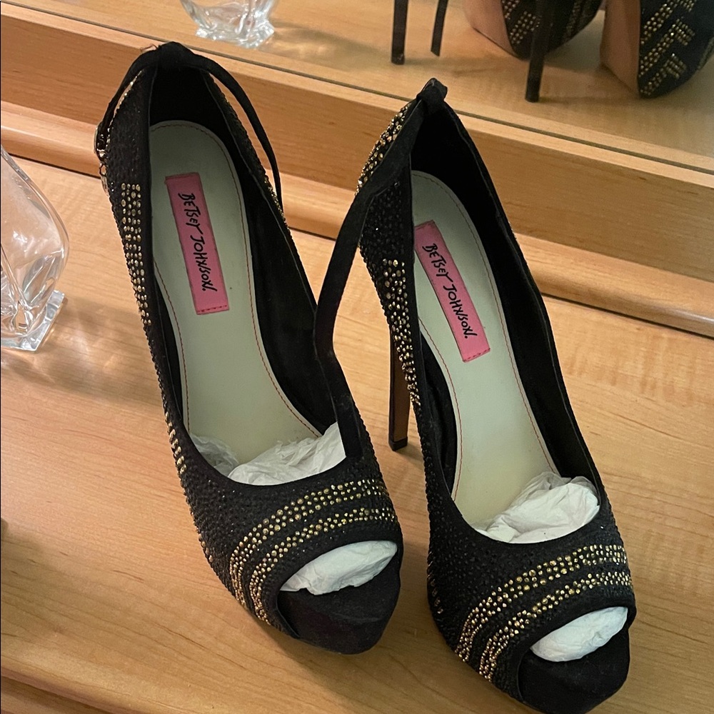 Betsey Johnson Black and Gold Peep Toe Heels